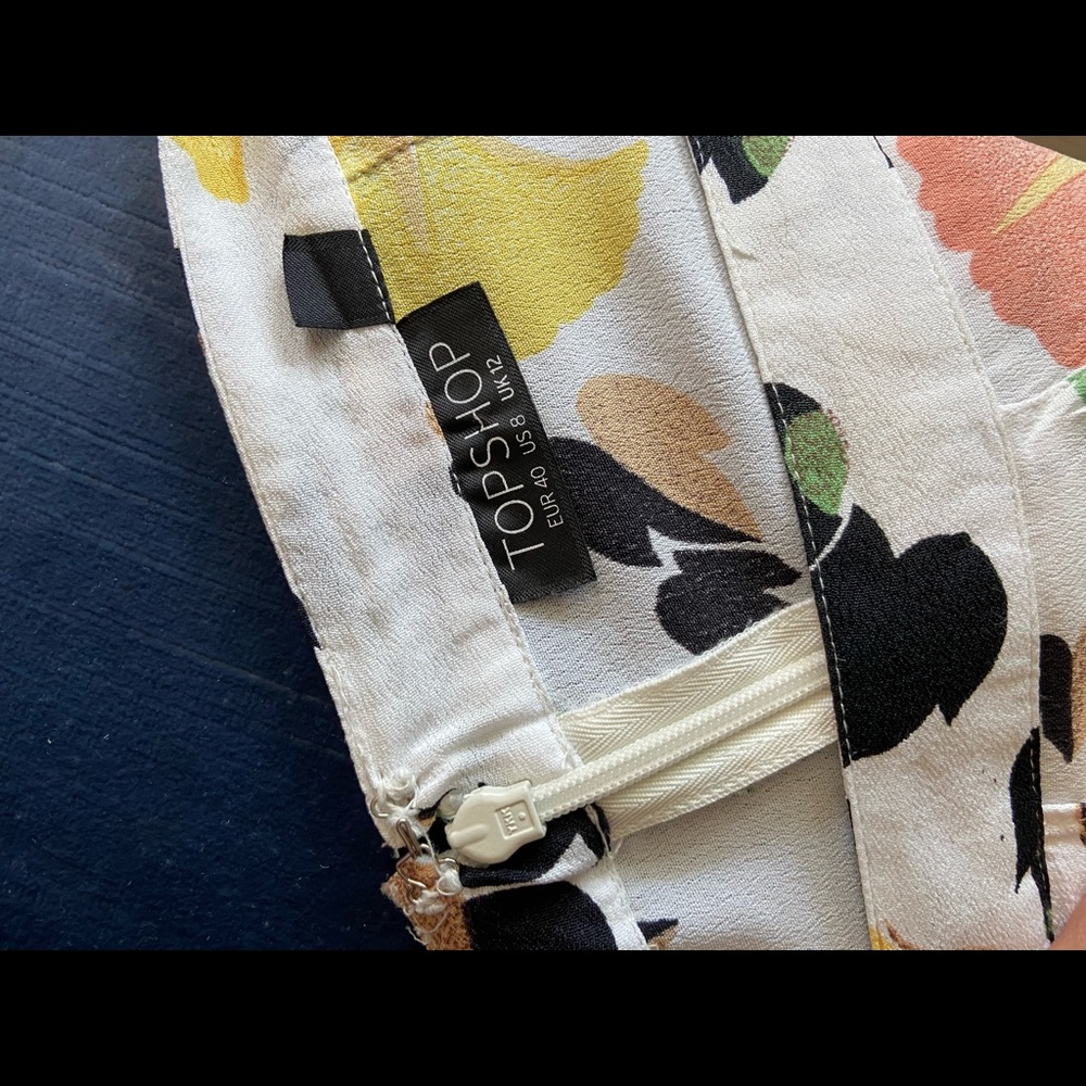 Topshop Floral shorts - Picture 3 of 4